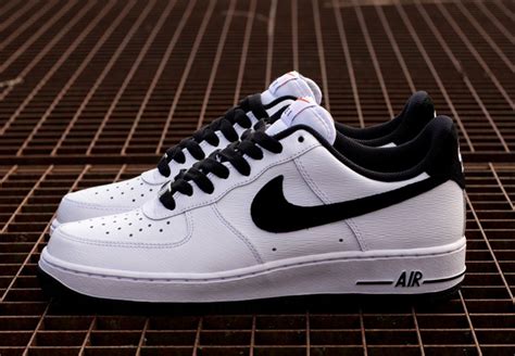 air force 1'07 white black